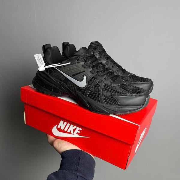 NIKE V2K RUN BLACK