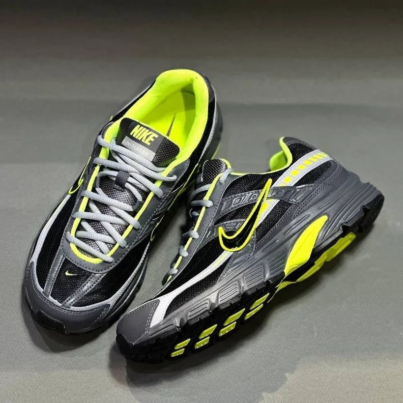 NIKE INITIATOR BLACK GREY VOLT