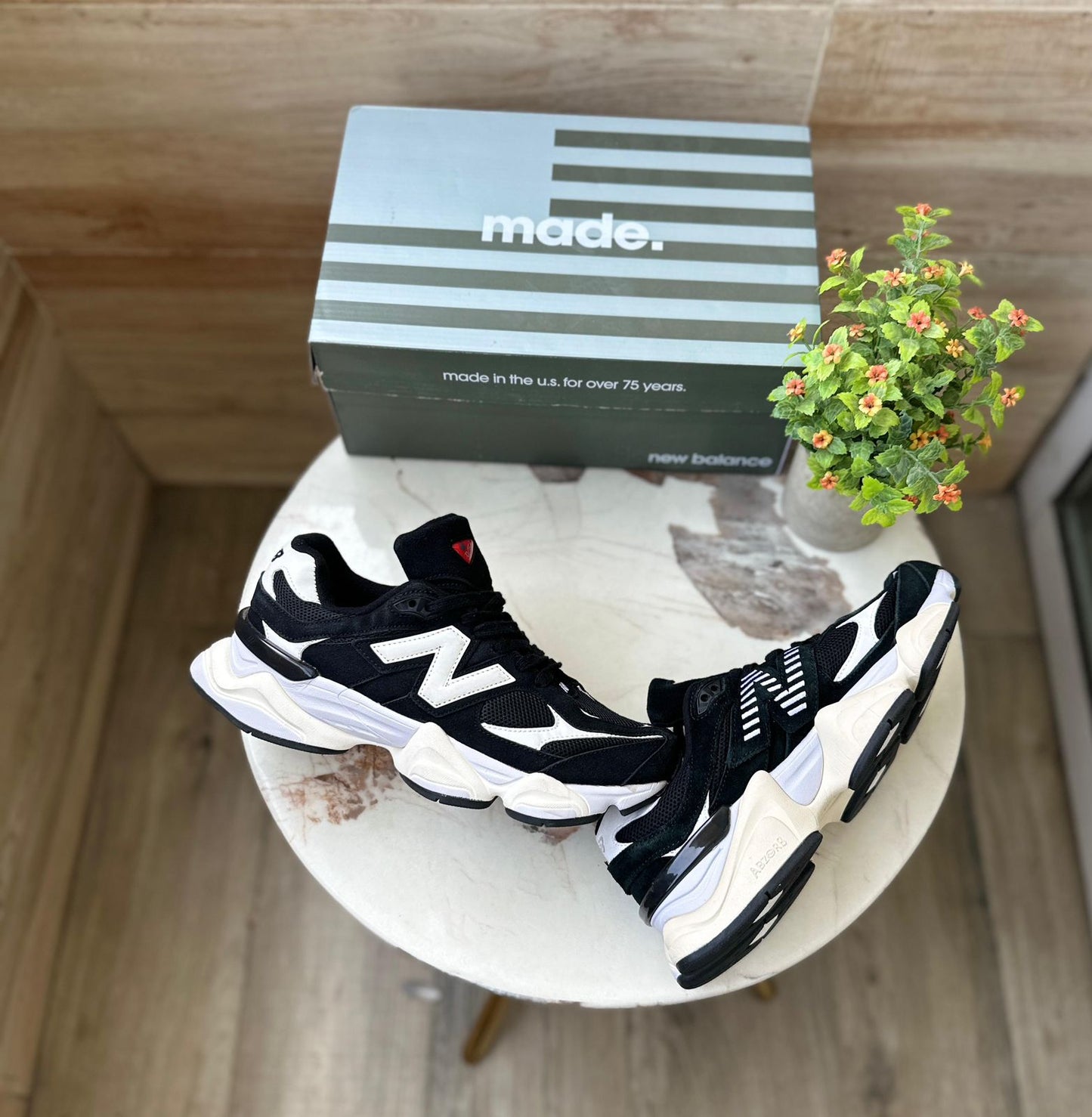 new balance 9060 black and white