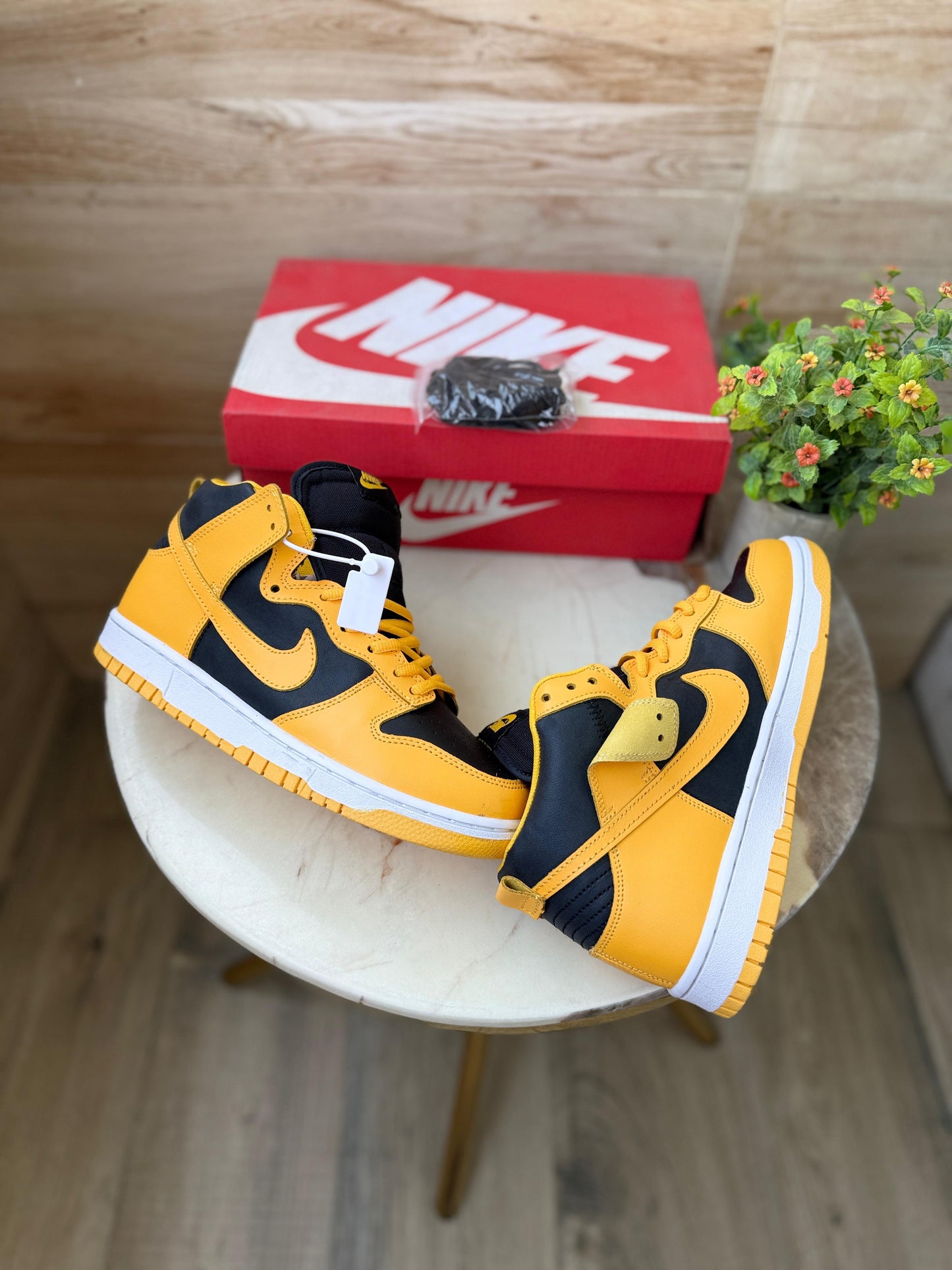 Nike sb dunk varsity high