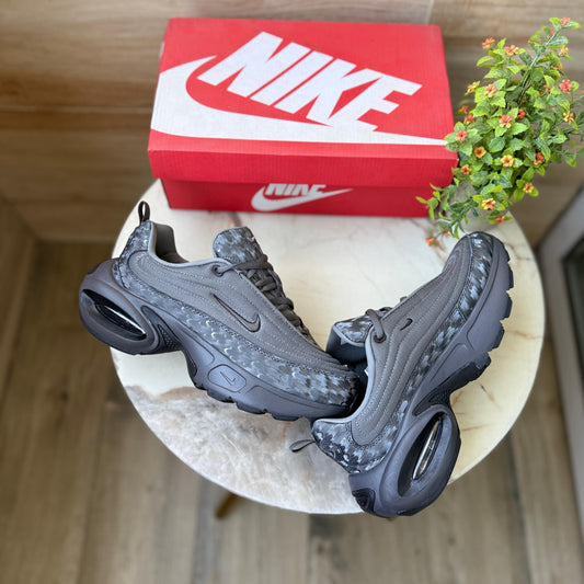 Nike airmax portal trainers grey