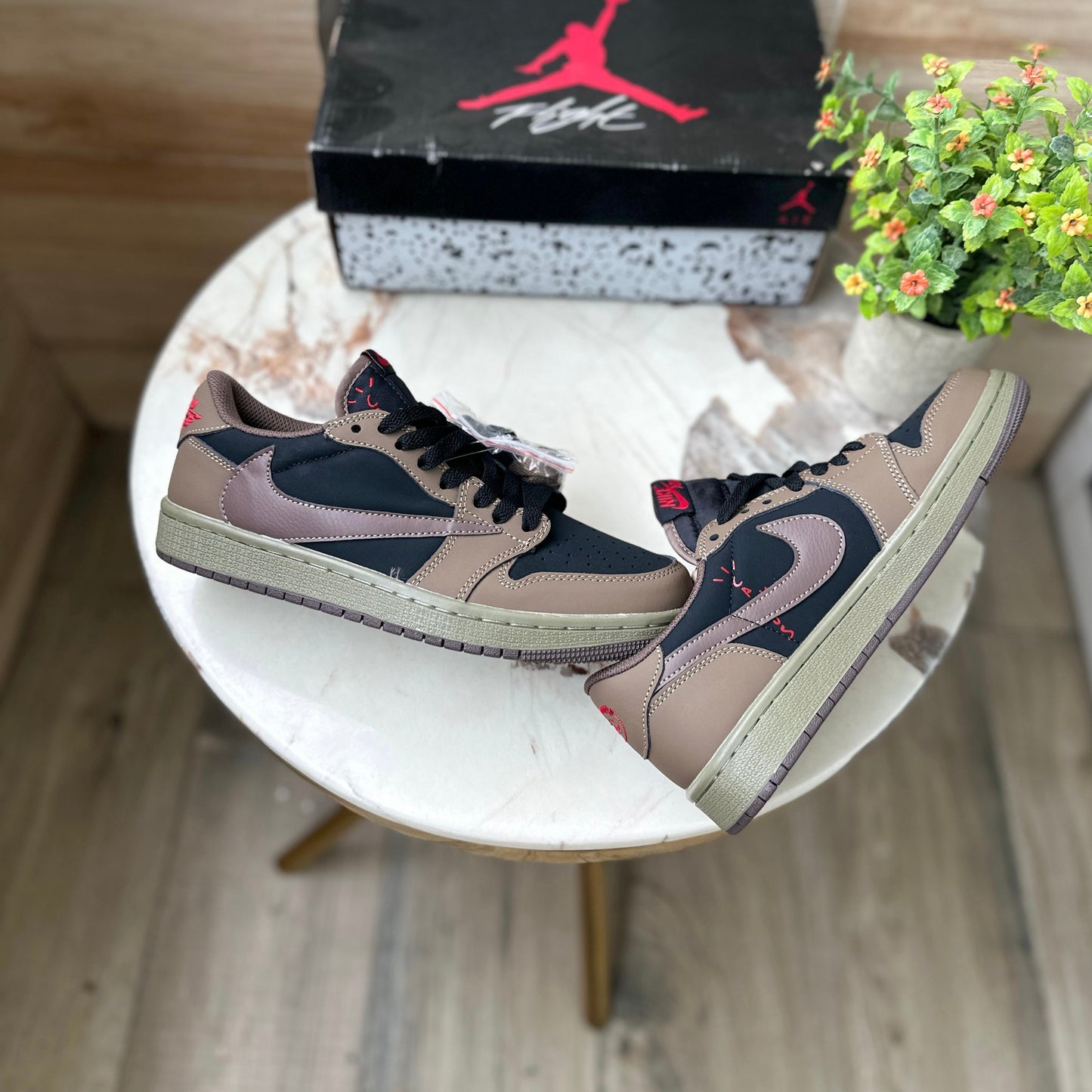 AIR JORDANS TRAVIS SCOTT CACTUS JACK BROWN