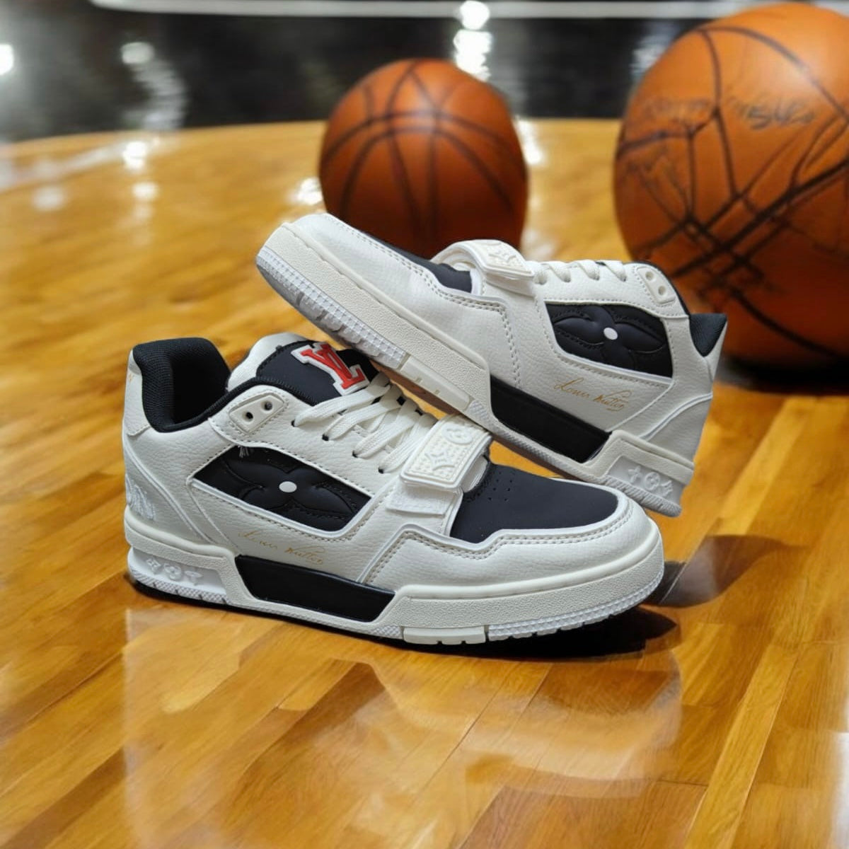 LOUIS VUITTION TRAINER CREAM BLACK