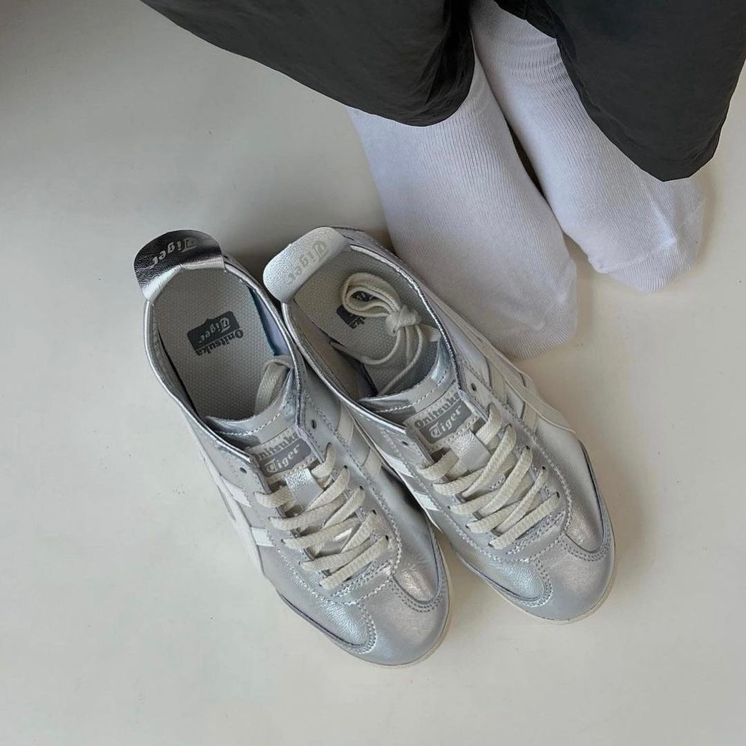 ONITSUKA TIGER TRAINERS SILVER COLOUR