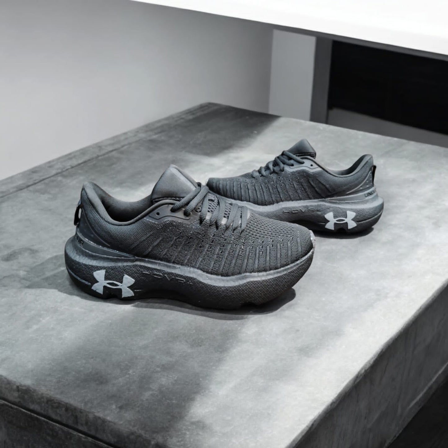 UNDER ARMOUR INFINITE ELITE TRIPLE BLACK