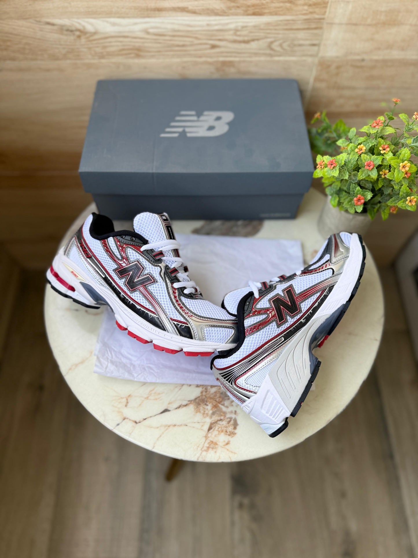 New balance 740 silver red