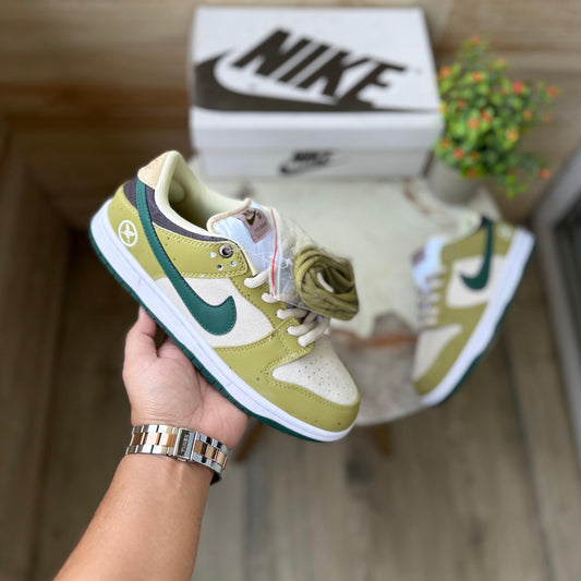 NIKE SB DUNK YUTO ASPARAGUS