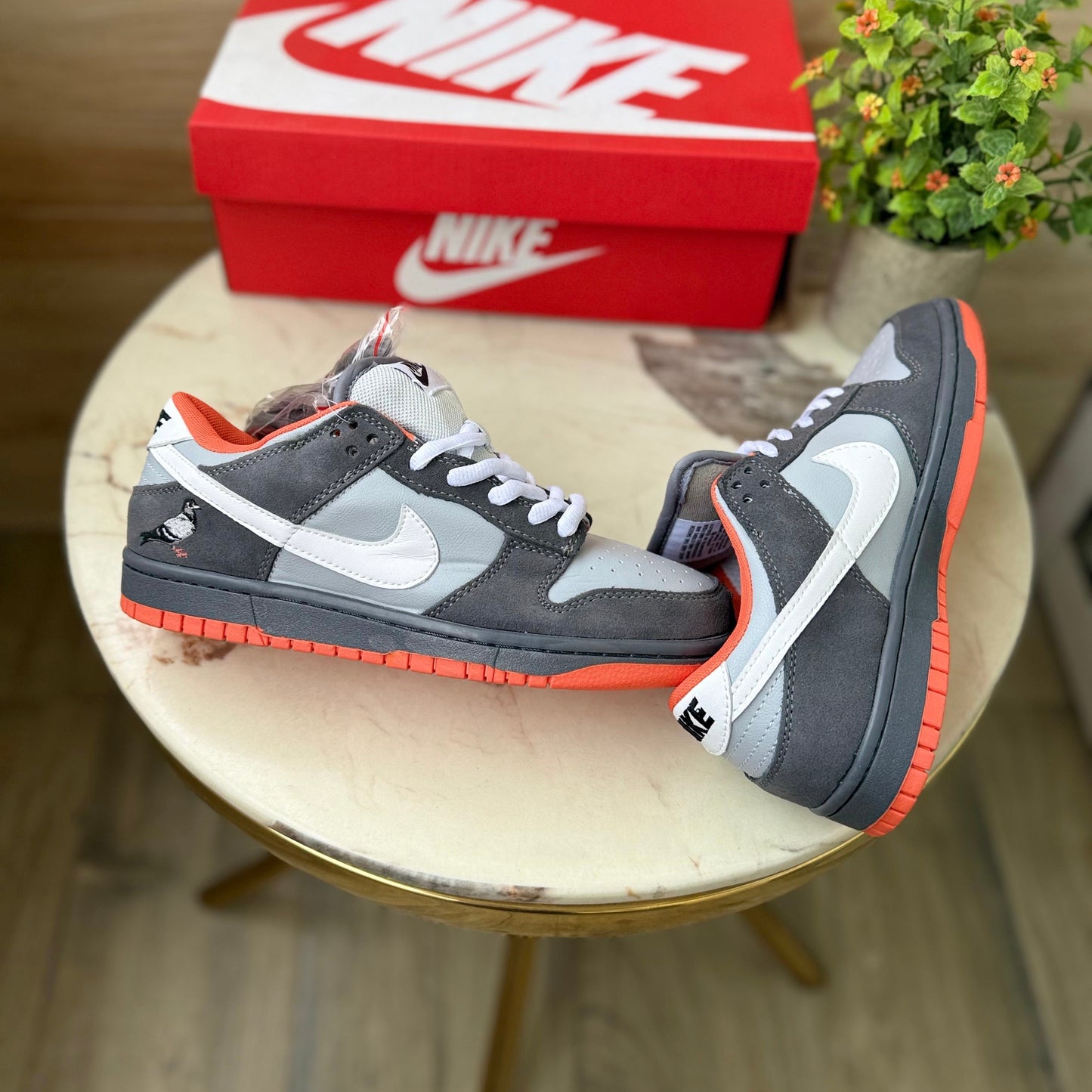 NIKE SB DUNK NYC PIGEON