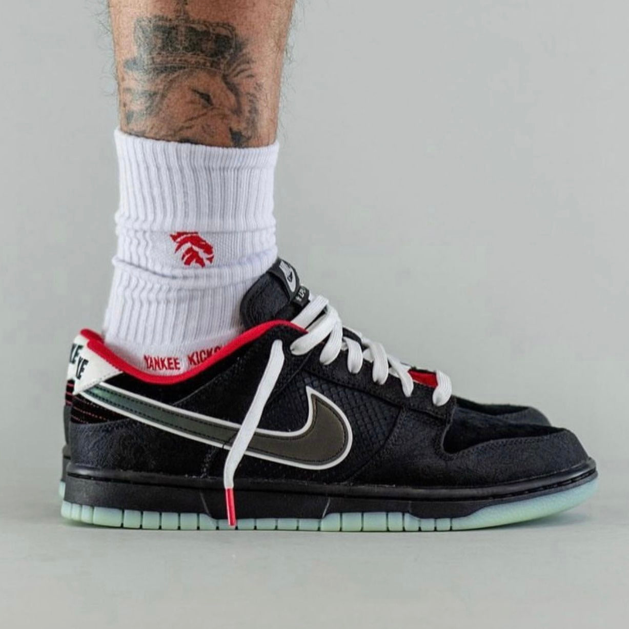 NIKE SB DUNK LOW X LEAGUE OF LEGENDS