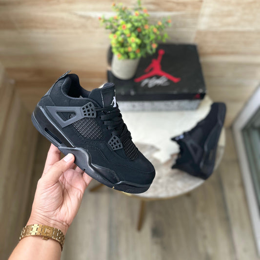 JORDANS RETRO 4 BLACK CAT EDITION