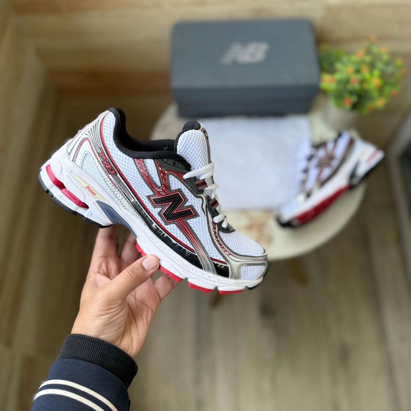 New balance 740 silver red
