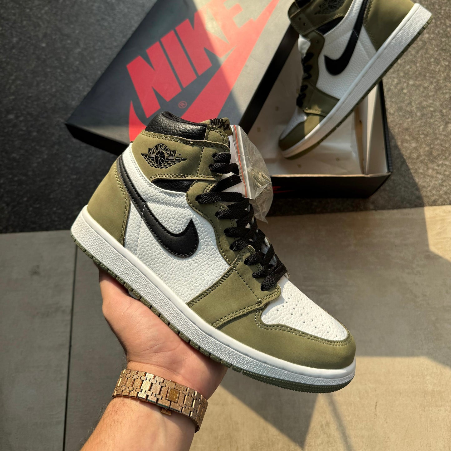 NIKE AIRJORDAN 1 HIGH MEDIUM OLIVE SEMI UA