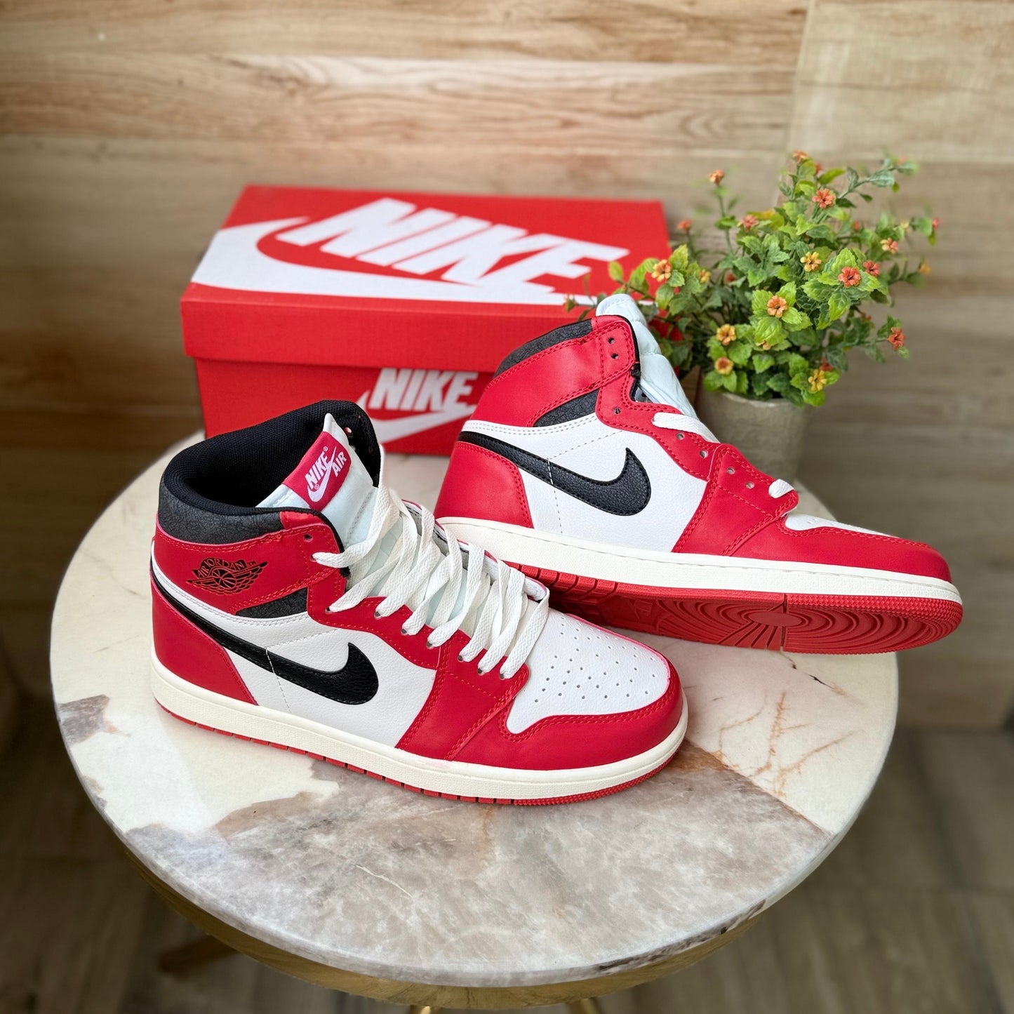 NIKE AIR JORDAN RETRO 1 LOST AND FOUND