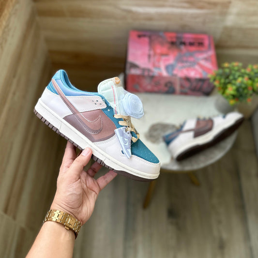 NIKE SB DUNK SNORLAX