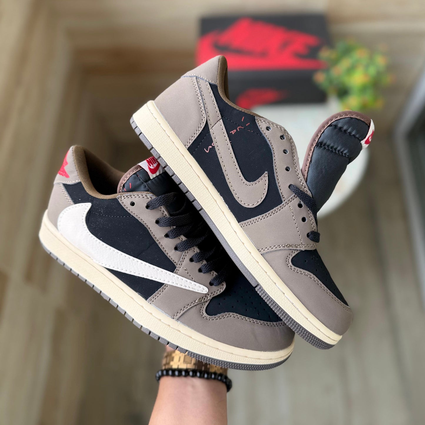 NIKE AIR JORDANS TRAVIS SCOTT HIGH MOCHA LOW