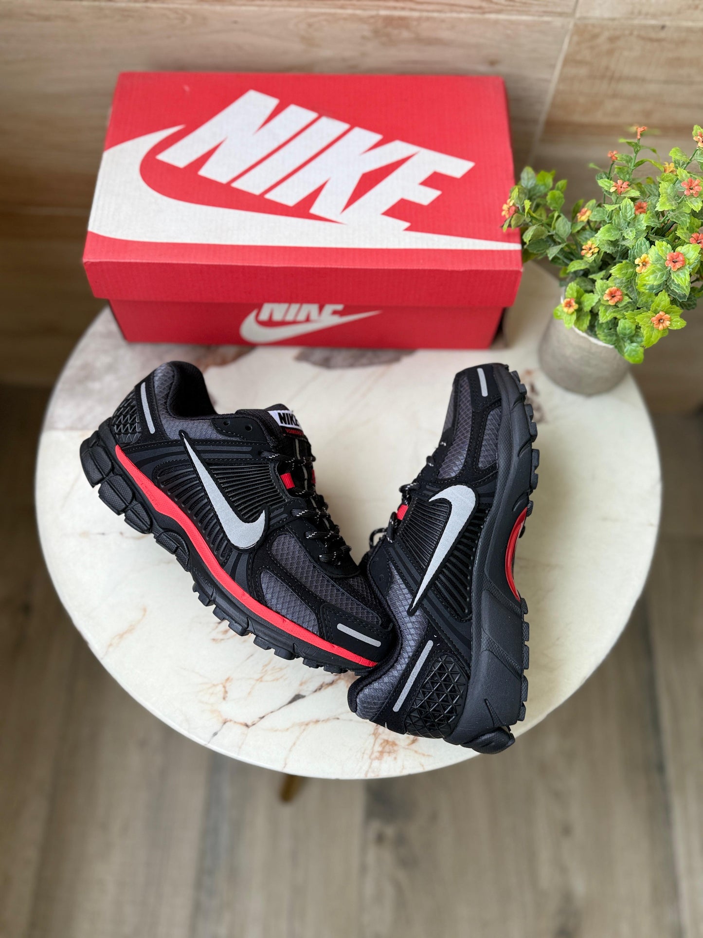 NIKE ZOOM VOMERO BRED SPIDER MAN