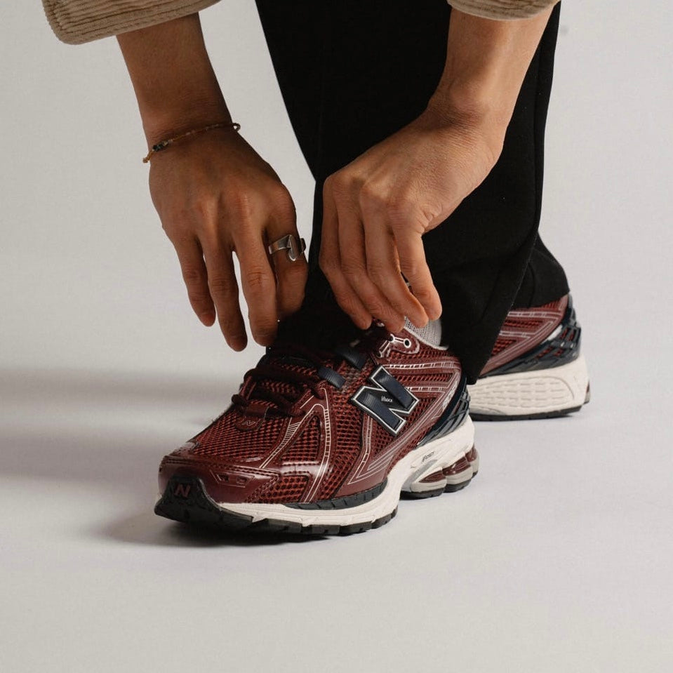 NEW BALANCE 1906R BURGUNDY BLACK
