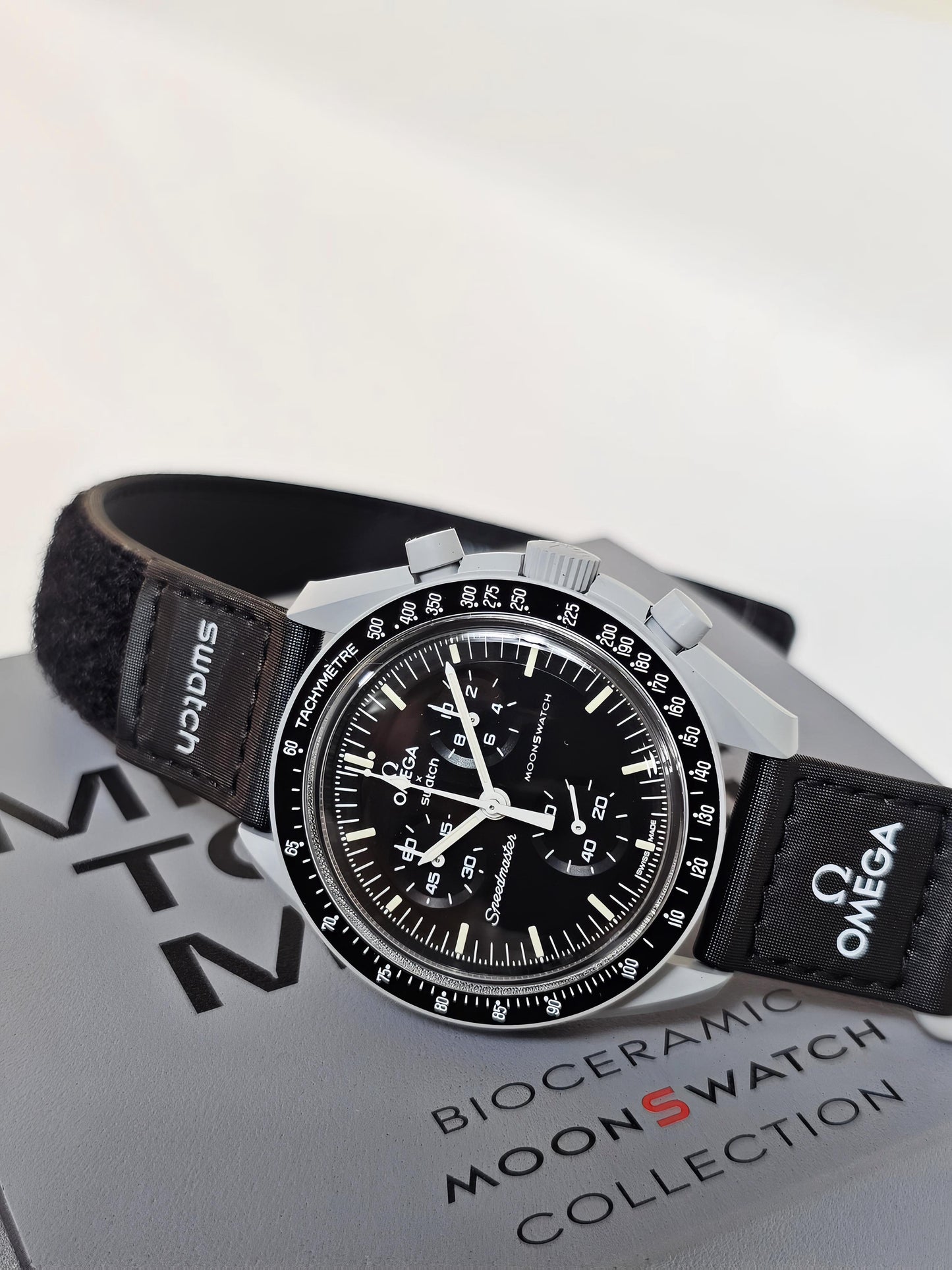 Omega x Swatch Speedmaster MoonSwatch - Mission to the Moon