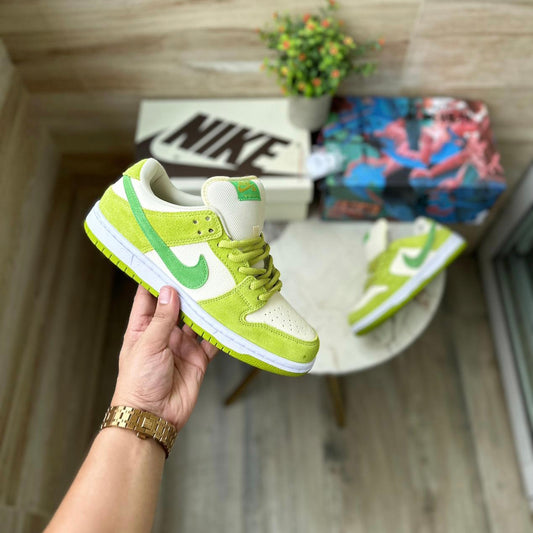 NIKE SB DUNK GREEN APPLE