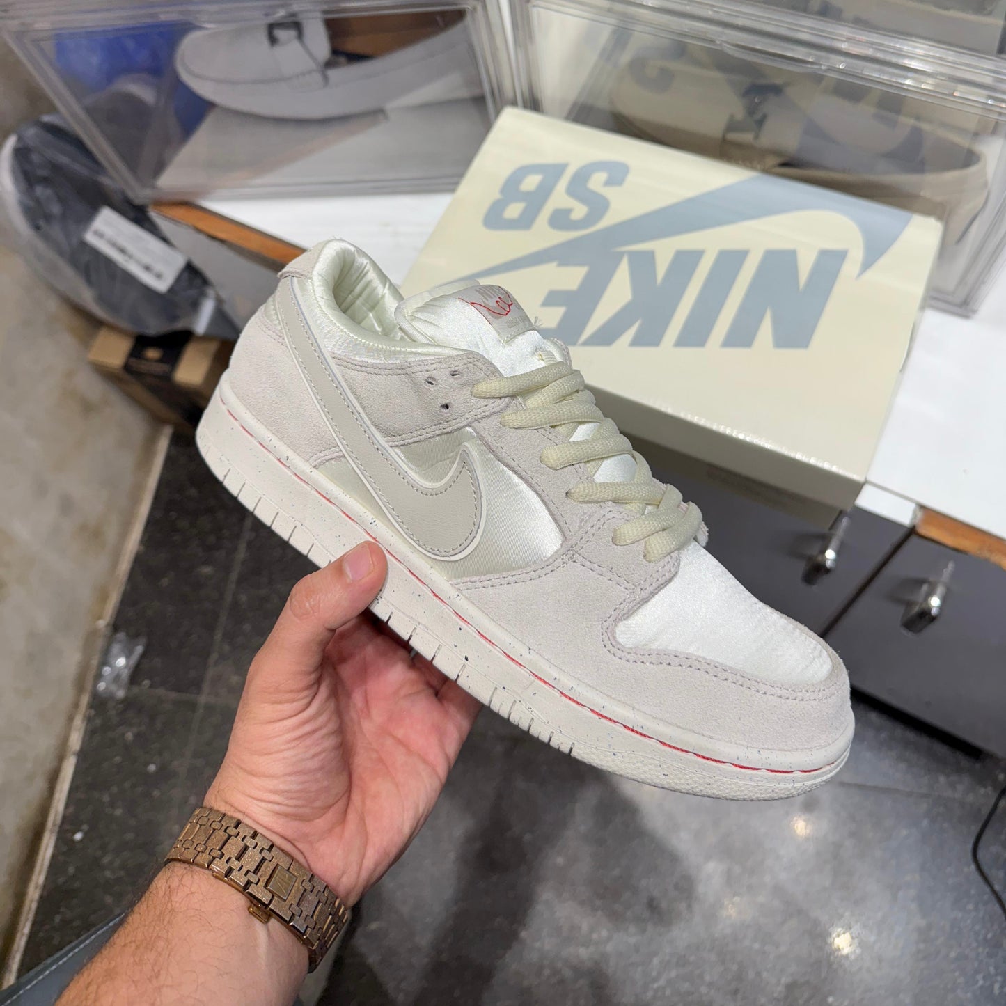 NIKE SB DUNK LOW CITY OF LOVE LIGHT BONE