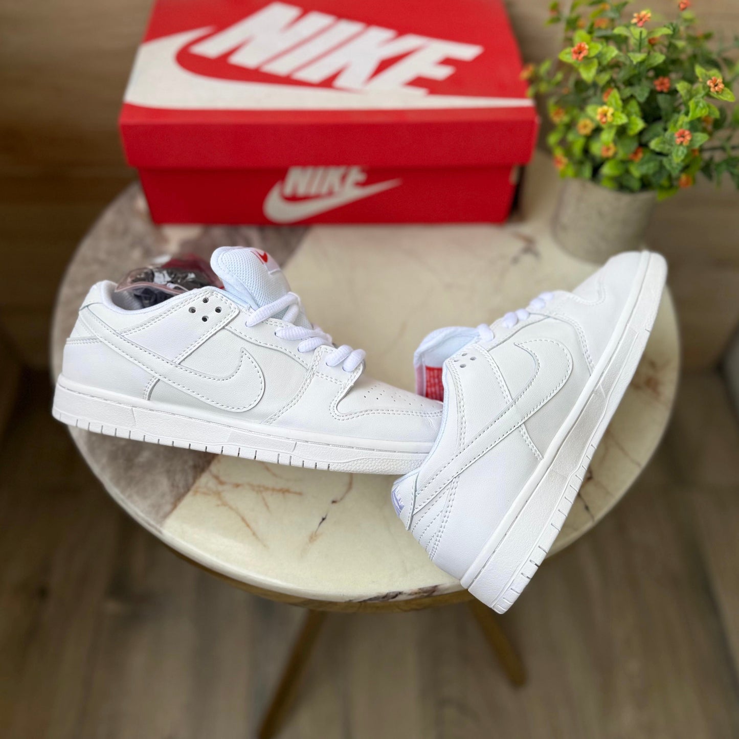 Nike sb dunk tripple white