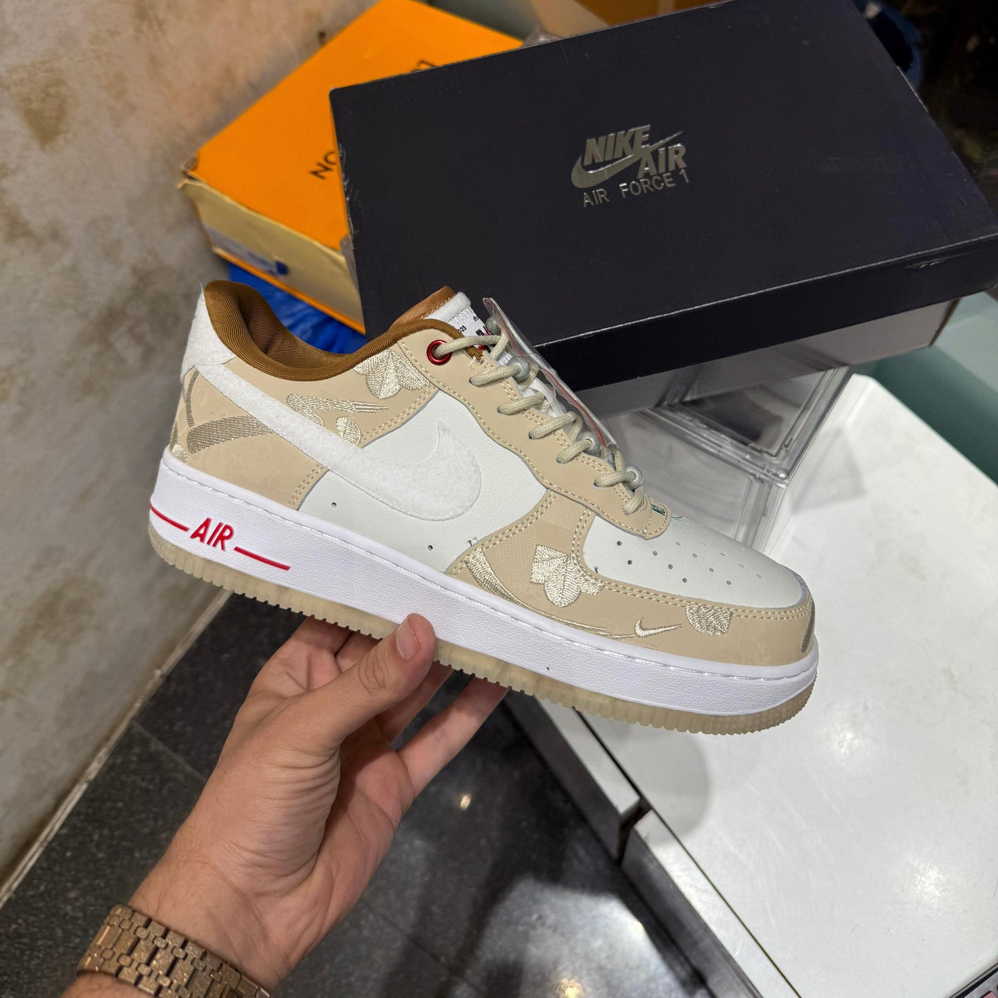 NIKE AIRFORCE 1 LEAP HIGH