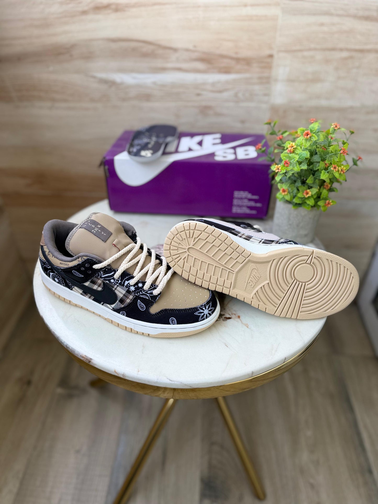 Nike jordan sb dunk x travis scott cactus jack