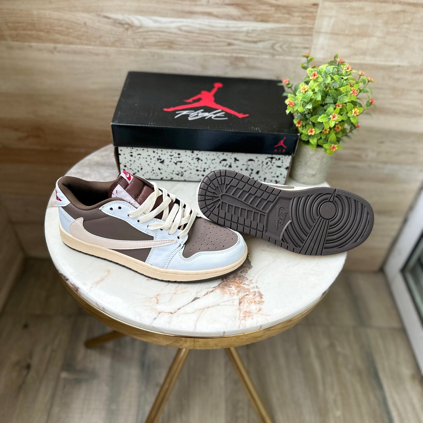 AIR JORDANS RETRO 1 TRAVIS SCOTT MOCHA REVERSE
