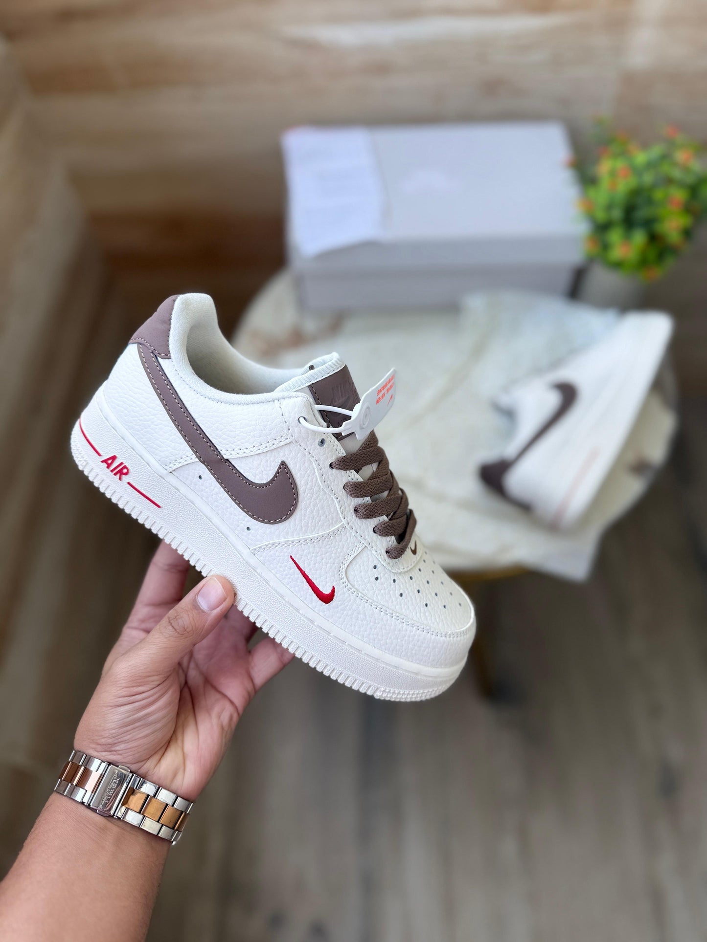 NIKE AIRFORCE BROWN SWOOSH