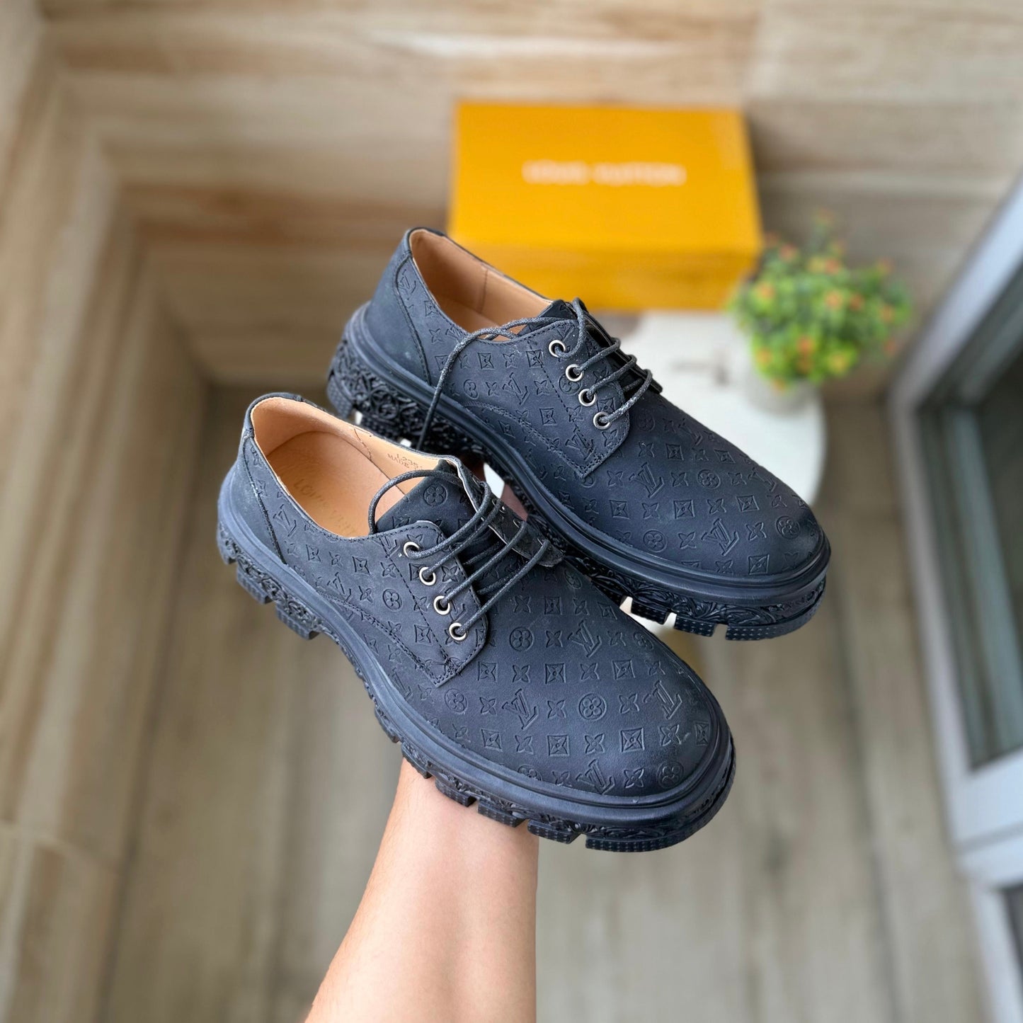 LOUIS VUITTION LOGO BOOTS SHOES