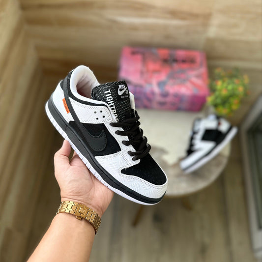 NIKE DUNK TIGHTBOOTH EDITION