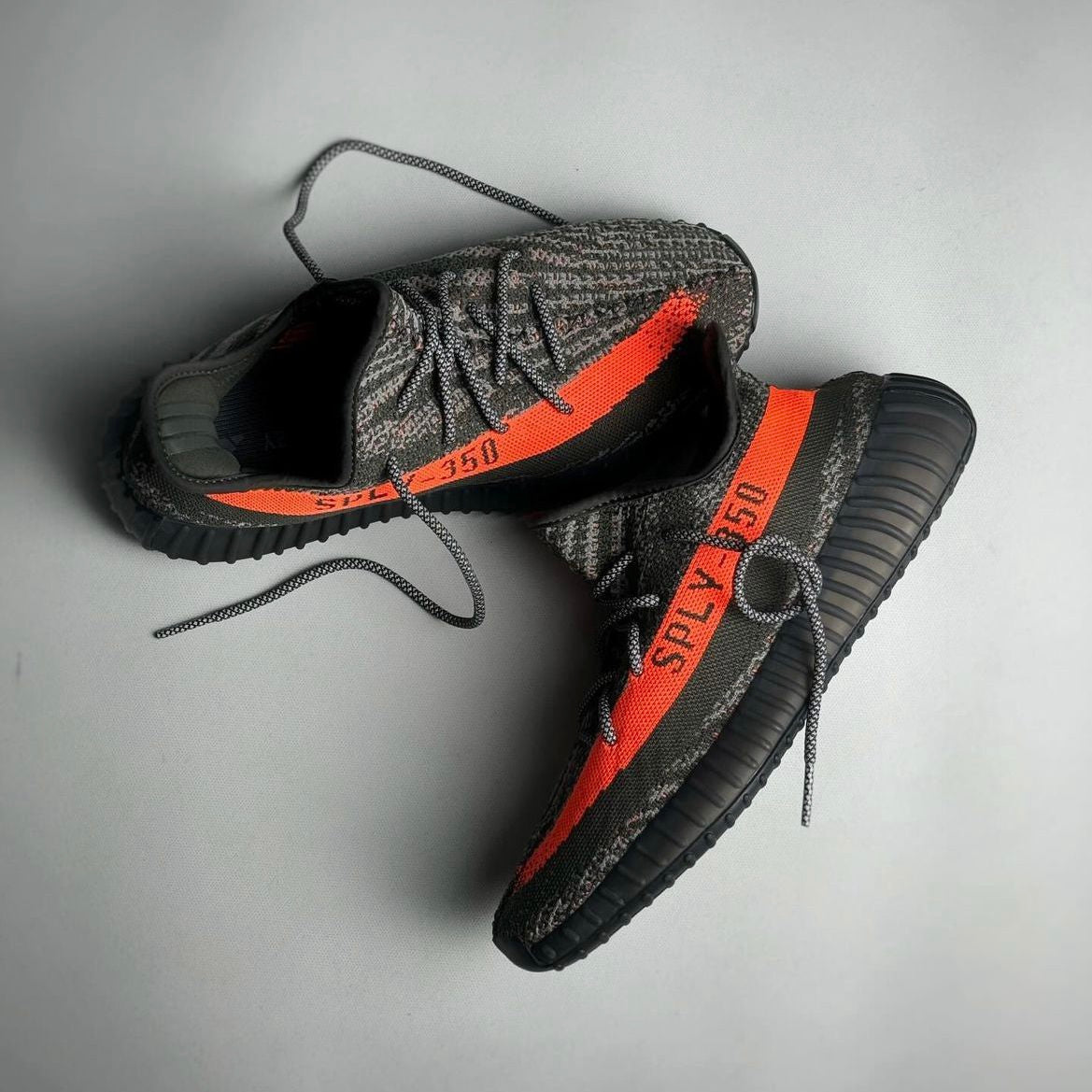 ADIDAS YEEZY 350 BOOST V2 CARBON BELUGA SEMI UA