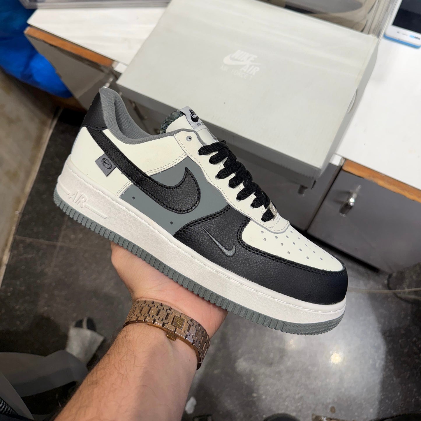 NIKE AIRFORCE 1 BLACK GREY