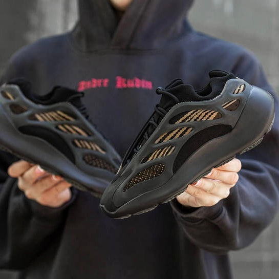 ADIDAS YEEZY 700 V2 CLAY BROWN