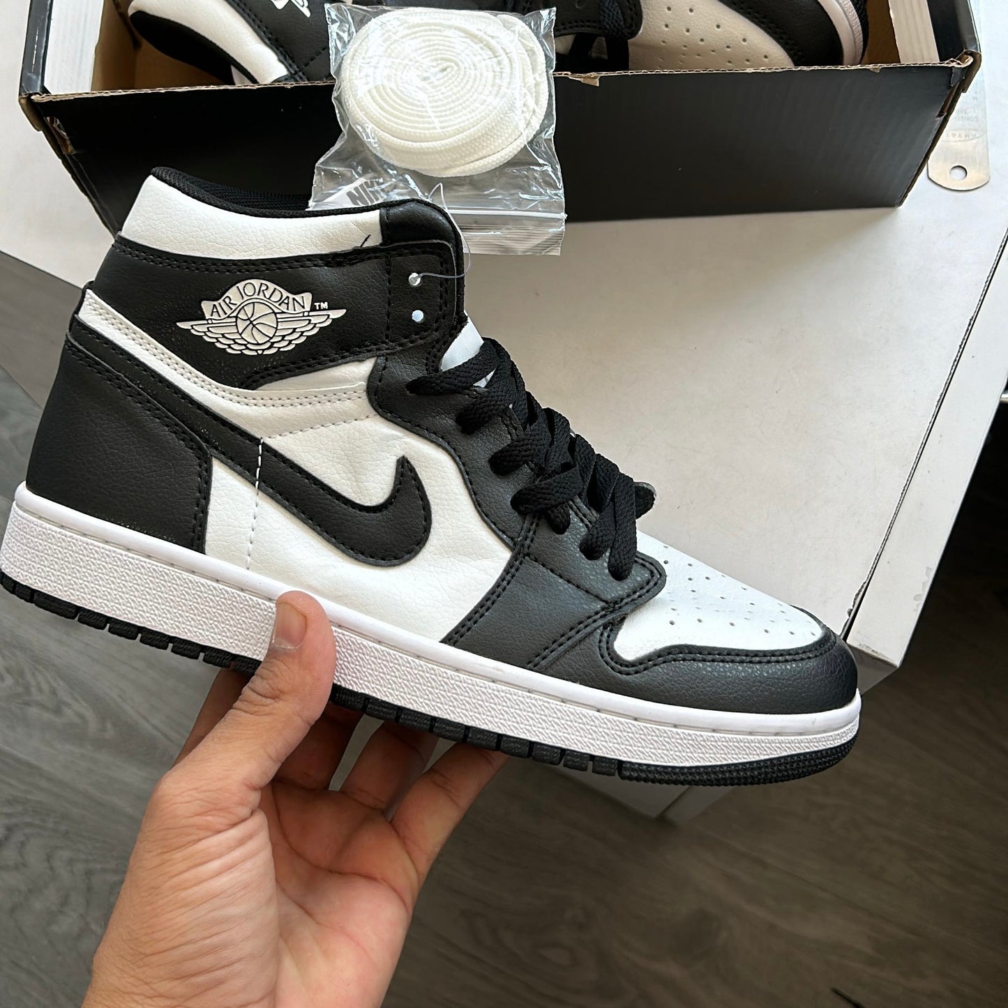 NIKE AIR JORDAN 1 PANDA