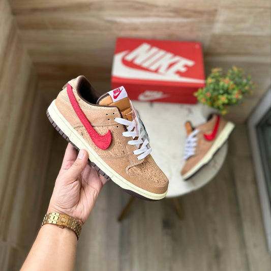 NIKE SB DUNK CLOT CORK
