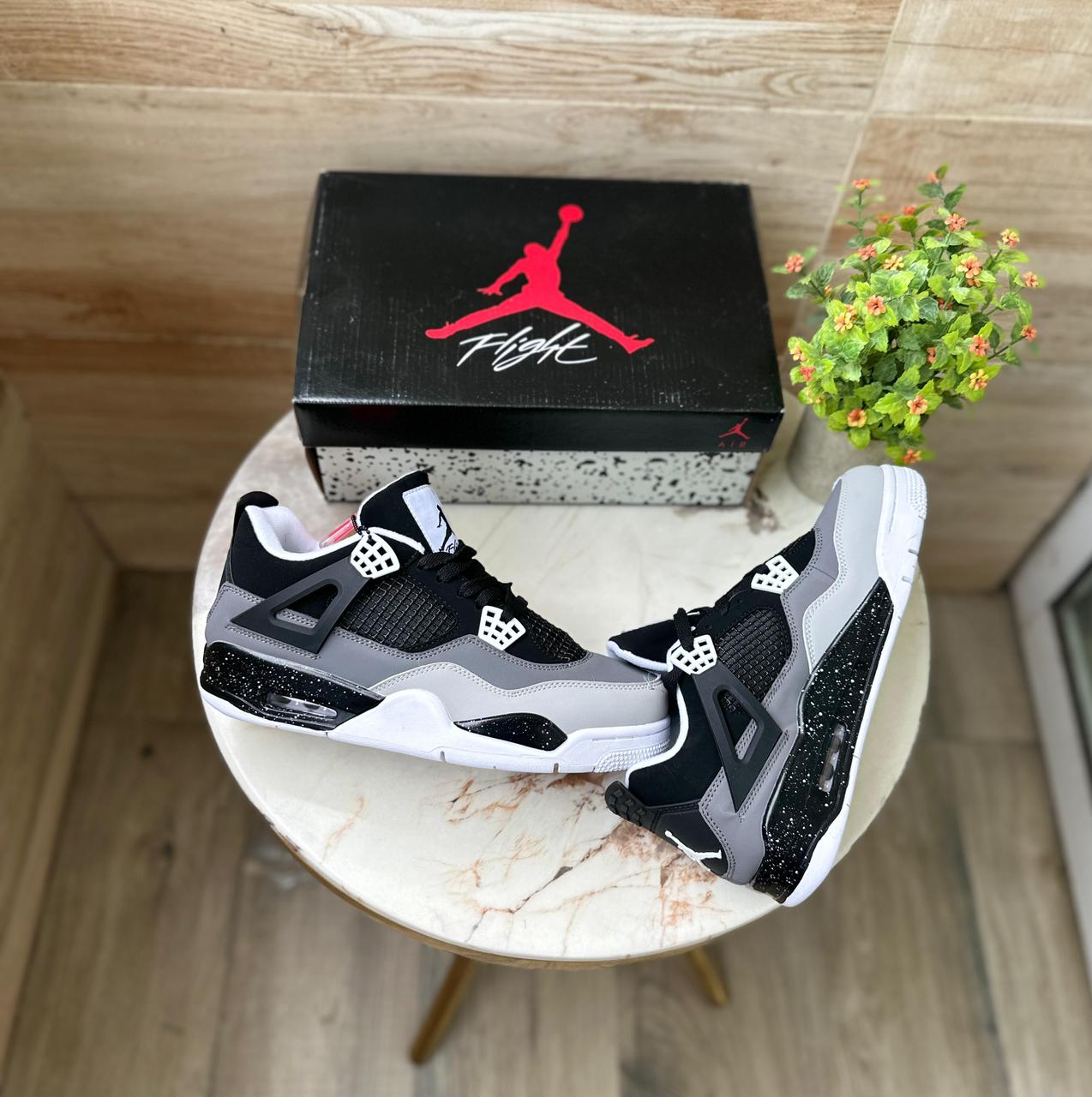 Jordans retro 4 fear pack