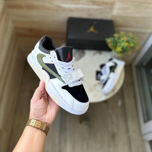 AIR JORDANS RETRO TRAVIS SCOTT CUT THE CHECK NOIRE