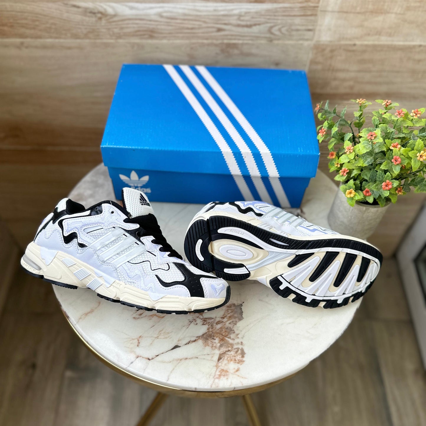 ADIDAS BAD BUNNY RESPONSE CL WHITE BLACK