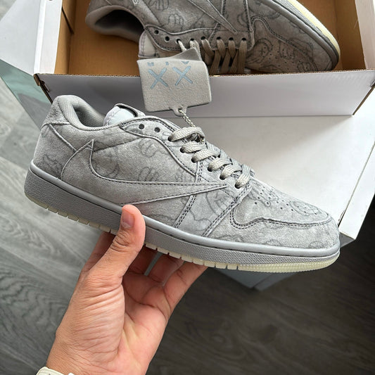 JORDAN LOW 1 TRAVIS SCOTT X KAWS GLOW IN DARK